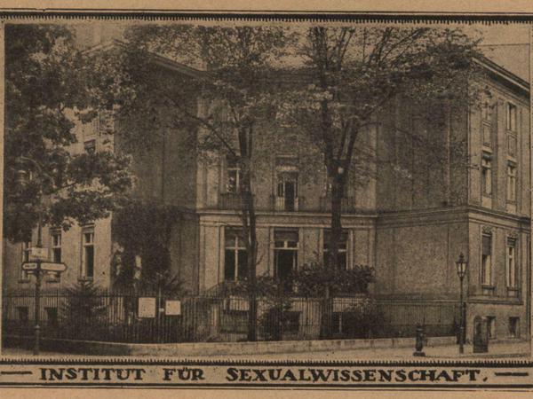 Magnus Hirschfeld gründet 1919 das Institut für Sexualwissenschaft im Tiergarten.