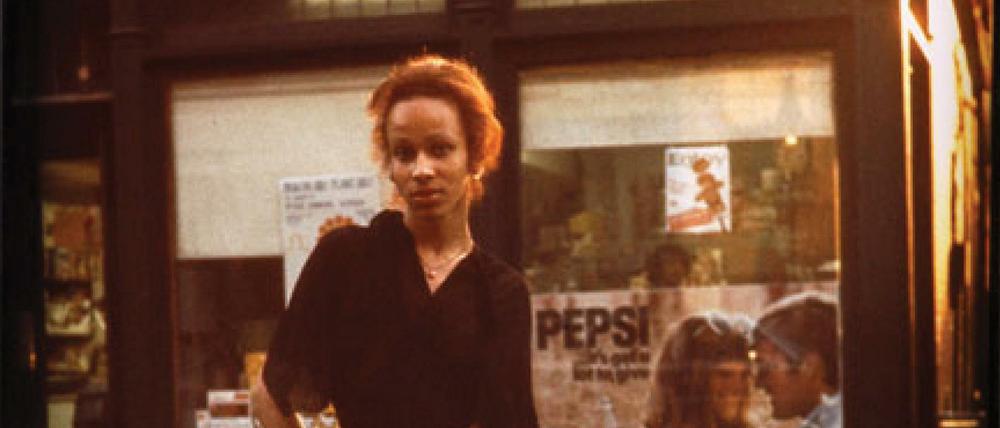 Nan Goldins Fotografie "My Roommate on Beacon Hill" aus dem Jahr 1973.