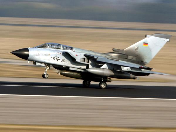 Auf solch einem Tornado-Kampfjet ist Christiane Meiners als Bundeswehrsoldatin geflogen.