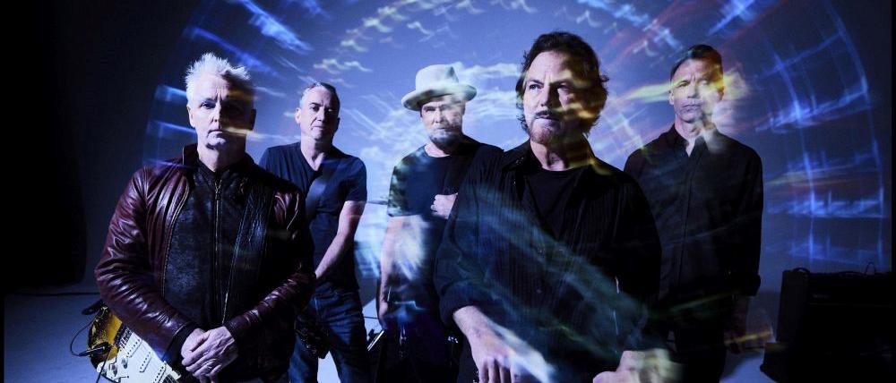 Pearl Jam mit Eddie Vedder (2. von rechts)