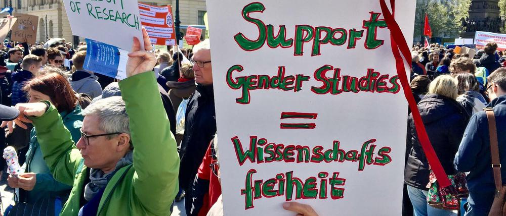 Eine Demo für die Gender Studies - hier im Jahr 2017 im Rahmen des Science March in Berlin.