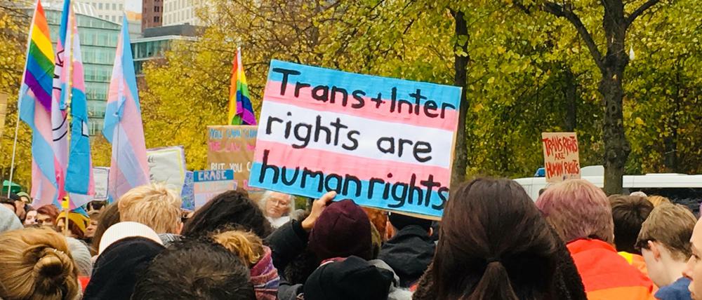 Der Bundesverband Trans* fordert die Entschädigung von zwangssterilisierten Menschen.