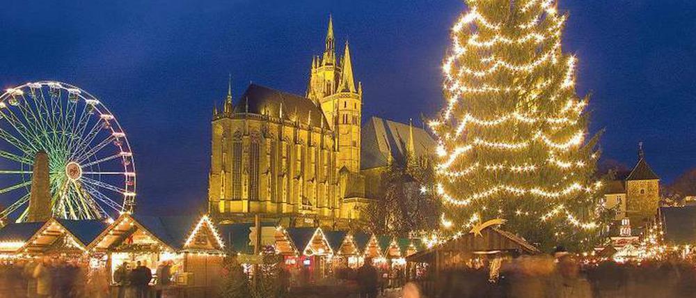 Es werde Licht. Zur Adventszeit präsentiert sich der Domplatz von Erfurt besonders prächtig.