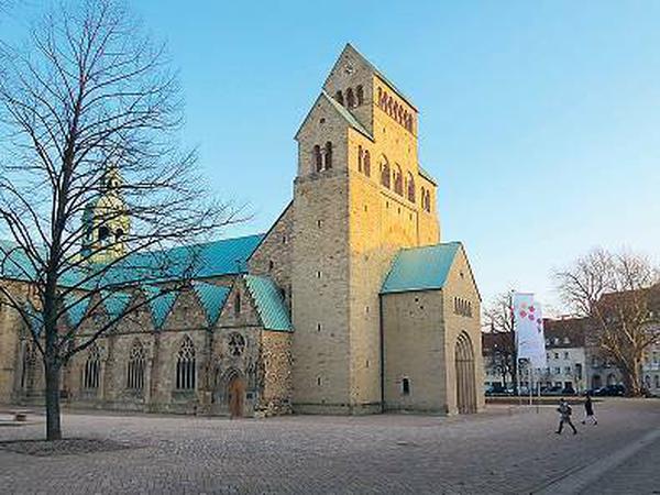 Unesco-Welterbe. Hildesheimer St.-Marien- Dom aus dem 9. Jahrhundert, von außen.