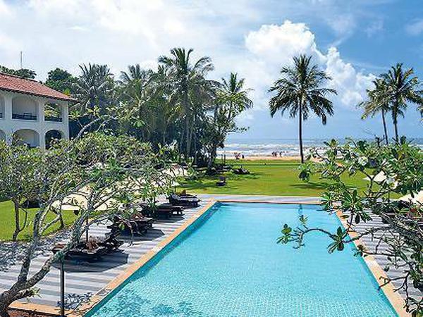 Eins der schönen, am Strand gelegenen Ayurveda-Hotels ist das Heritance Ayurveda Maha Gedara.