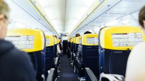 Wer einmal alkoholisierte Sitzplatznachbarn im Flugzeug hatte, weiß, wie anstrengend selbst ein Kurzstreckenflug sein kann.  