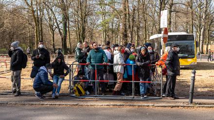 Flüchtlinge an der Erstanlaufstelle für Asylsuchende in Reinickendorf.