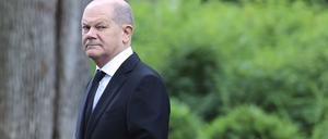 Bundeskanzler Olaf Scholz (SPD) bei der zentralen Gedenkfeier für die Opfer des Volksaufstands vom 17. Juni 1953 auf dem Friedhof Seestraße.