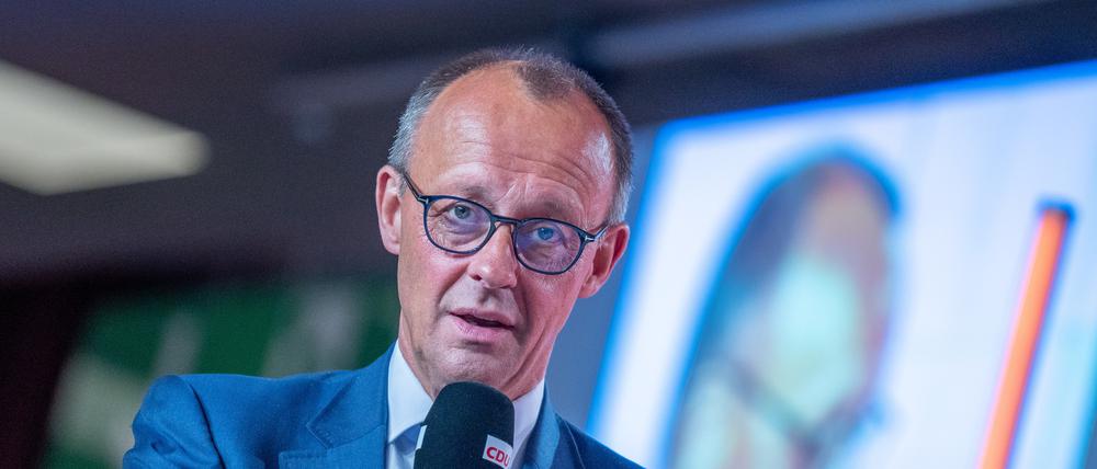 Friedrich Merz diskutiert beim Grundsatzkonvent auch mit dem Intellektuellen Ralf Fücks, der seit Jahren bei den Grünen ist.