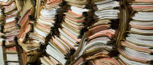 chaos,unterlagen,aktenstapel *** chaos,documentation,file pile l8n-fkp