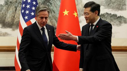US-Außenminister Antony Blinken trifft seinen chinesischen Amtskollegen Qin Gang.