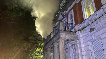 Die Berliner Feuerwehr beim Einsatz am Montagmorgen.