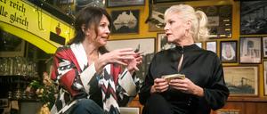 Geht weiter. Am 20. Juli ist Schauspielerin Iris Berben (links) bei „Inas Nacht“ zu Gast. 