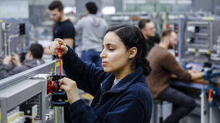 Gerade im Handwerk verschärft sich die Arbeitskräfteknappheit.