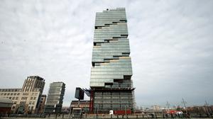 Daneben soll noch ein Wolkenkratzer gebaut werden.