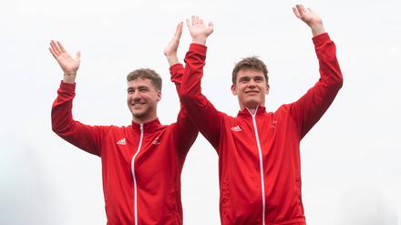 Adrian Schlüter und Leo Heckel bei der Siegerehrung