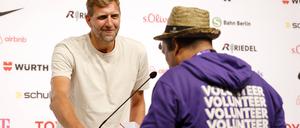 Dirk Nowitzki bei der Pressekonferenz