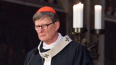 Kardinal und Kölner Erzbischof Rainer Maria Woelki spricht bei einem Gedenkgottesdienst für den verstorbenen Papst Benedikt XVI. im Kölner Dom. (Archivbild)