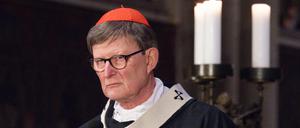 Kardinal und Kölner Erzbischof Rainer Maria Woelki spricht bei einem Gedenkgottesdienst für den verstorbenen Papst Benedikt XVI. im Kölner Dom. (Archivbild)