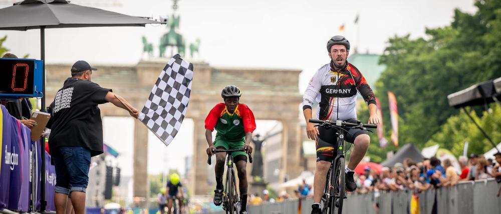 187 Radsportler*innen sind derzeit mit ihren Rädern auf dem abgesperrten Kurs unterwegs.