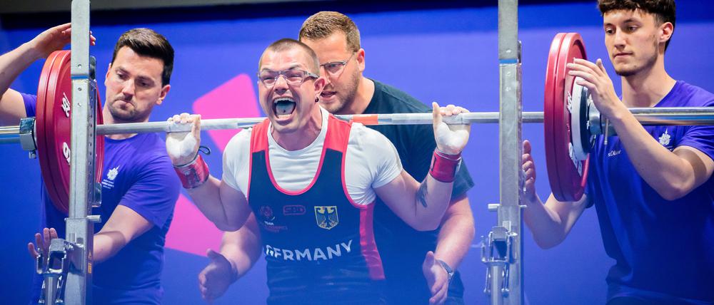 Danilo Pasnicki (M) aus Deutschland in Aktion.