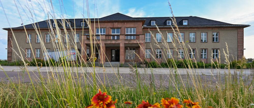 Das ehemalige Generalshotel befindet sich am früheren Flughafen Schönefeld.