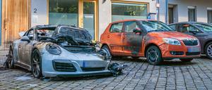 Archivbild: Beschädigte Autos in Berlin.