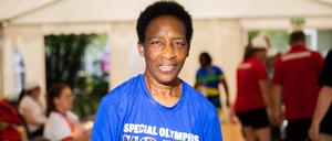Loretta Claiborne steht aus den USA steht vor dem Match im Athletenzelt. 
