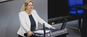 Bundesinnenministerin Nancy Faeser (SPD) sagte, Deutschland bekomme „eins der modernsten Einwanderungsgesetze der Welt“. 