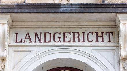 Ein 20-Jähriger wurde vom Landgericht Cottbus wegen Mordes verurteilt.