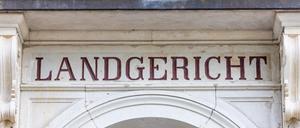 Der Bundesgerichtshof hob das Urteil des Cottbuser Landgerichts gegen Ahmed A. auf. Neu verhandelt wird der Fall seit Anfang Oktober in Neuruppin. +++