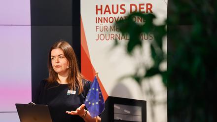 Lena Gieseke, Professorin an der Filmuniversität Babelsberg, sprach über den ökologischen Fußabdruck von Filmproduktionen. 