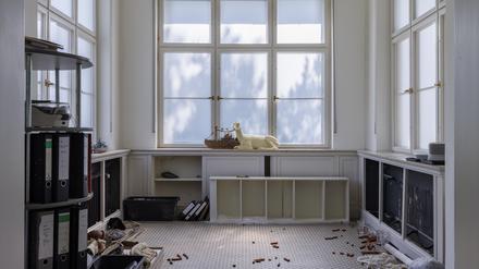 Tolia Astakhishvili, The First Finger (wintergarden), 2023, Installationsansicht Haus am Waldsee, 2023, Courtesy die Künstlerin und LC Queisser, Tbilisi, Foto: Frank Sperling
