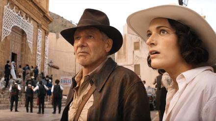 Vom selben Schlage. Indiana Jones (Harrison Ford) and Helena (Phoebe Waller-Bridge) sind hinter einem magischen Apparat her. 