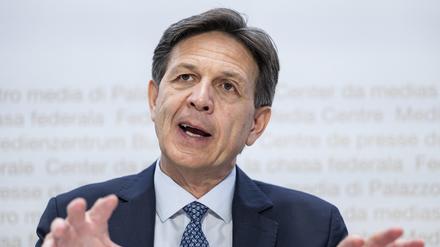 Christian Dussey, Direktor Nachrichtendienst des Bundes (NDB) der Schweiz, erläutert vor den Medien den Lagebericht Sicherheit Schweiz 2023 des NDB. 