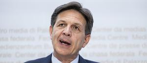 Christian Dussey, Direktor Nachrichtendienst des Bundes (NDB) der Schweiz, erläutert vor den Medien den Lagebericht Sicherheit Schweiz 2023 des NDB.