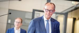 Friedrich Merz (r), CDU-Bundesvorsitzender und Unionsfraktionsvorsitzender.