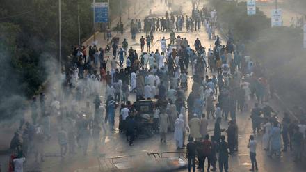 Gegen die Menschen, die wie hier im Mai protestierten, zieht das pakistanische Militär nun vor Gericht. 