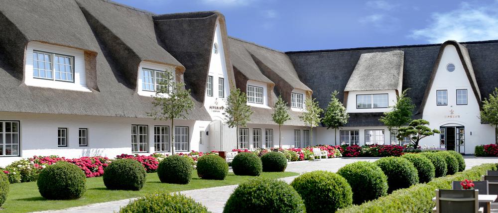 Unter Sylter Reet. Die Auffahrt des Hotelresorts Severin’s. Foto: promo