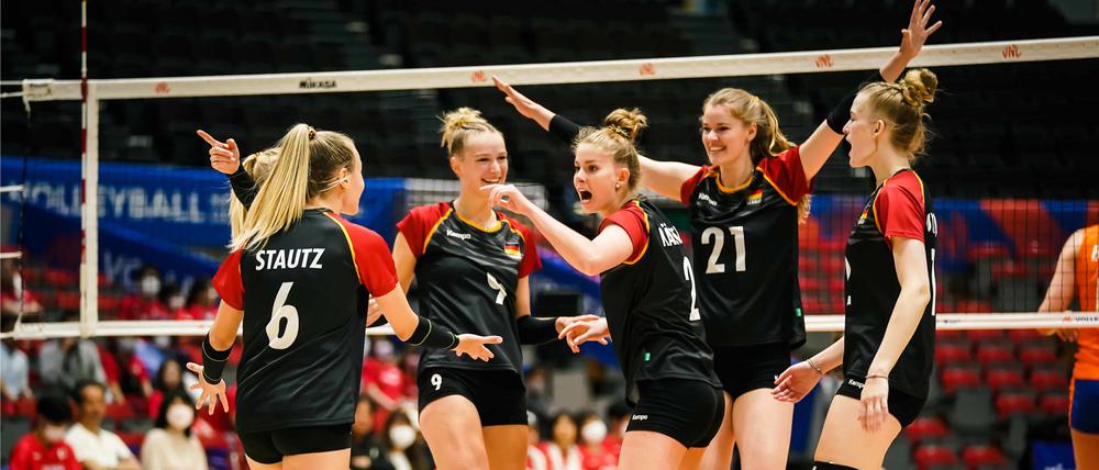 Feierlaune. Die deutschen Volleyballerinnen haben gute Chancen aufs Finale
