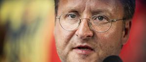 Ob der frisch gewählte AfD-Landrat Robert Sesselmann für demokratische Grundwerte eintritt, prüft nun ein Verwaltungsgericht. 