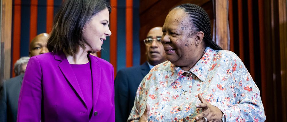 Annalena Baerbock (Bündnis 90/Die Grünen, links) und Naledi Pandor