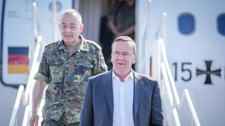 Der Minister und sein Generalinspekteur - Boris Pistorius und Carsten Breuer (links) schreiben im Tagesspiegel, welche Rolle die Bundeswehr künftig übernehmen soll.