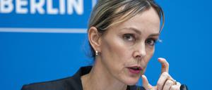 27.06.2023, Berlin: Manja Schreiner (CDU), Berliner Senatorin für Mobilität, Verkehr, Klimaschutz und Umwelt, spricht bei einer Pressekonferenz nach einer Sitzung des Berliner Senats. Bei der Sitzung ging es um den aktuellen Bericht des Berliner Verfassungsschutzes und die Änderung des Berliner Mobilitätsgesetzes. Foto: Christophe Gateau/dpa +++ dpa-Bildfunk +++