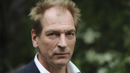 Einen Monat nach der Gewissheit über den Tod des britischen Schauspielers Julian Sands haben die Behörden die Untersuchungsergebnisse zur Todesursache bekannt gegeben. 