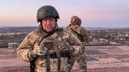 Wagner-Chef Jewgeni Prigoschin führt den russischen Krieg auf allen Medienkanälen.