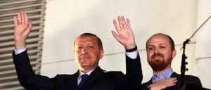 Präsident Recep Tayyip Erdogan und sein Sohn Bilal Erdogan.