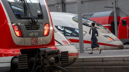 Die Bundespolizei warnt vor manipulierten Steckdosen in Zügen verschiedener Eisenbahnunternehmen. 