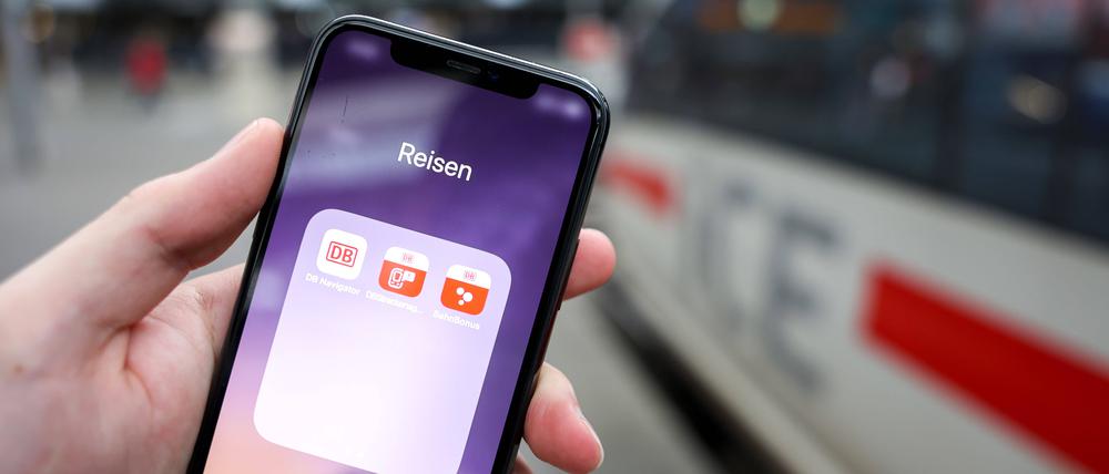 Deutsche Bahn Apps auf dem Smartphone.