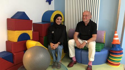 Heba El-Issa von der Kita Brunnengarten und Sprachpate Erich Hagel